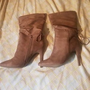 Suede boots